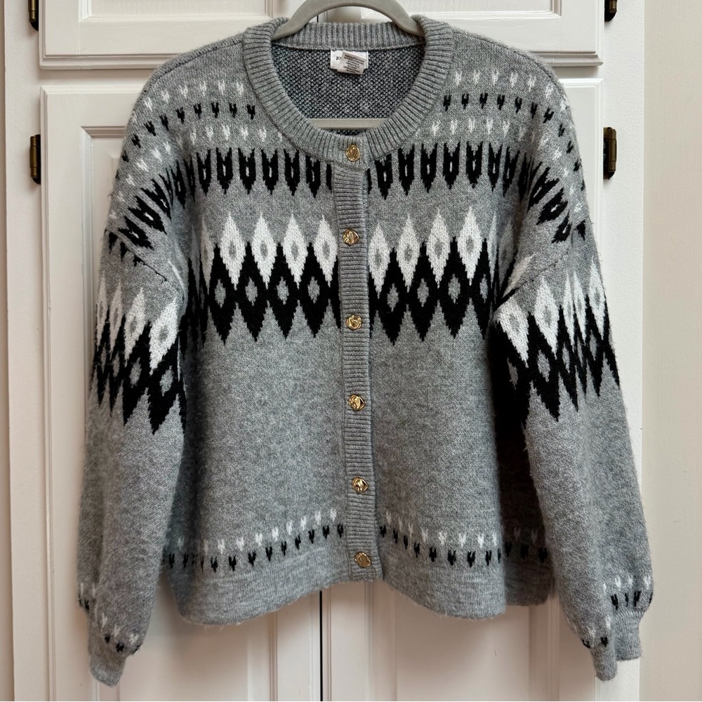 Song of Style Gray & Black Diamond Pattern Fair Isle Cardigan Size Medium